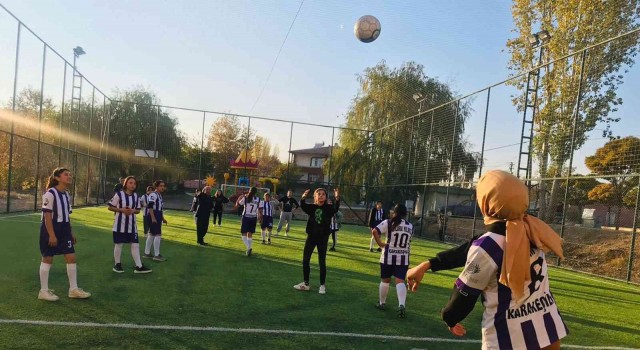 Kırıkkalede kız futbol takımı kuruldu