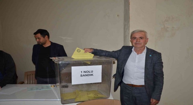 Kırkağaç İYİ Partide Levent Komşu güven tazeledi