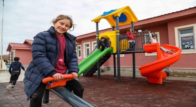 Kırsaldaki 67 mahalleye oyun parkı kuruldu