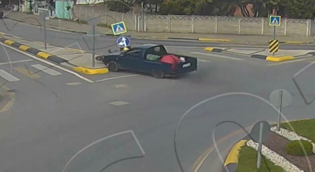 Kontrolden çıkarak karşı şeride geçti, yolun boş olması tehlikeyi önledi