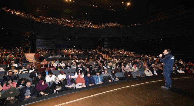 Konya Şehir Tiyatrosundan deprem tatbikatına destek