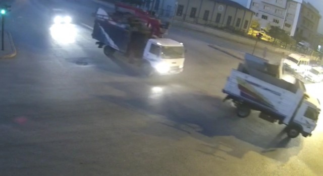 Konyada 80 bin liralık hurdayı kamyonetlerle çalan hırsızlar yakalandı