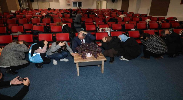 Konyada Deprem Anı Uygulaması ve Tahliye Tatbikatı