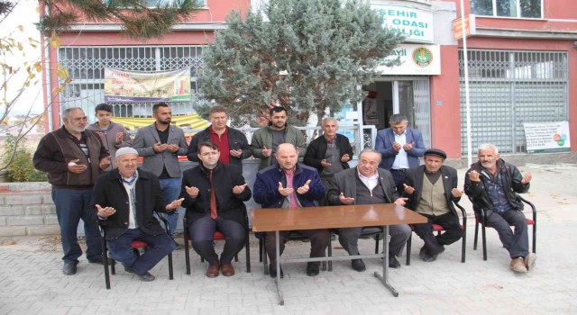 Konyada yağmur için eller semaya kalktı