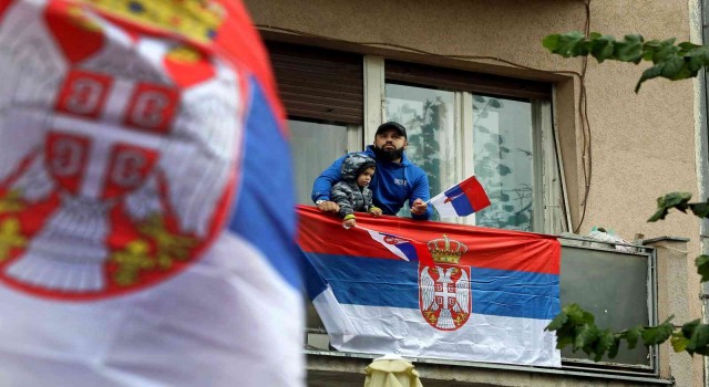 Kosovalı 300 Sırp polis plaka uygulamasını istifa ederek protesto etti