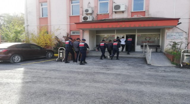 Köydeki vatandaşların fındık ve cevizlerini çalan hırsızlar yakayı ele verdi