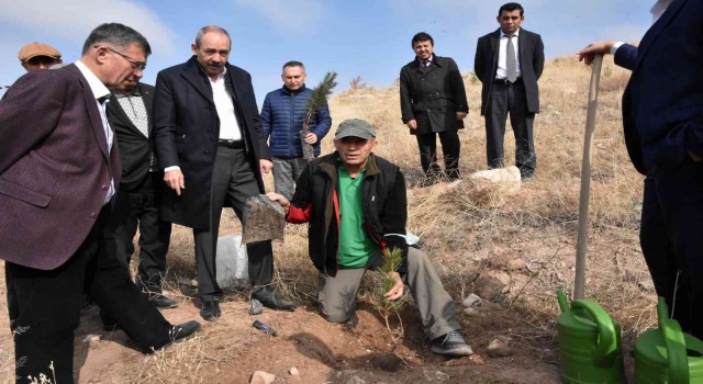 KTO yönetimi Hatıra Ormanına fidan dikti
