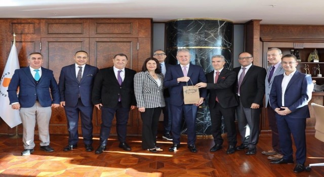 Kubba: “İzmir sağlık turizmi açısından biçilmiş kaftan”