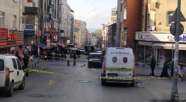 Küçükçekmecede kız kaçırma kavgası kamerada: 3 yaralı