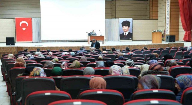 Kuran Kursları öğreticileriyle Kasım ayı mutat personel toplantısı gerçekleştirildi