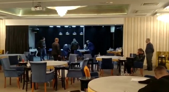 İstanbul'da Kurtlar Vadisi Çakırın kumarhanesine baskın