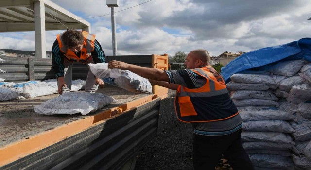 Kuşadasında 2 bin aileye 400 ton kömür yardımı yapılacak