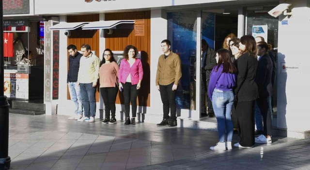 Kuşadasında hayat 1 dakikalığına durdu