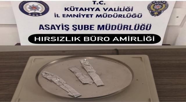 Kütahyada bir kişinin üzerinde uyuşturucu ele geçirildi