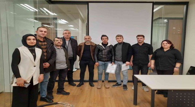 Kütahyada ev ve süs hayvanları satışı yapan esnaflara yönelik eğitim semineri