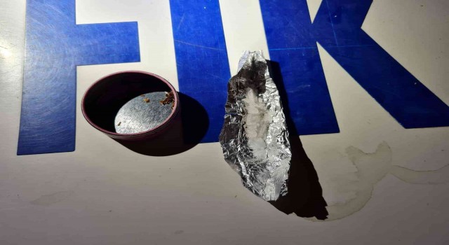 Kütahyada trafik ekiplerince durdurulan araçta uyuşturucu madde ele geçirildi