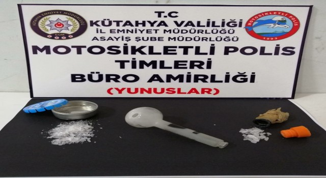Kütahyada Yunus Timlerince 5 kişinin üzerinde uyuşturucu ele geçirildi
