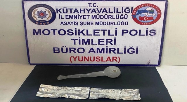 Kütahyada Yunus Timlerince bir kişinin üzerinde uyuşturucu ele geçirildi