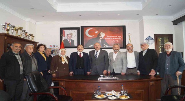 Kuyucak Belediyesi eski bakan Eroğlunu ağırladı