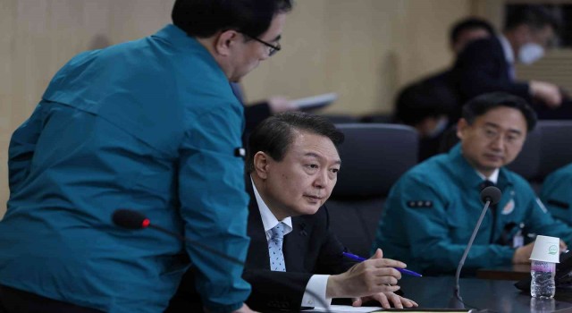 Kuzey Kore 10 füze fırlattı, Güney Korede saldırı alarmı verildi