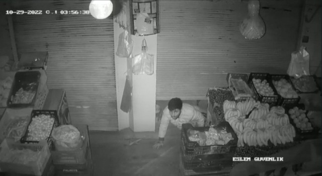 Levyeli hırsız esnafı canından bezdirdi