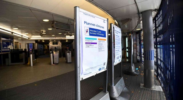 Londradaki grev metro ulaşımını felç etti