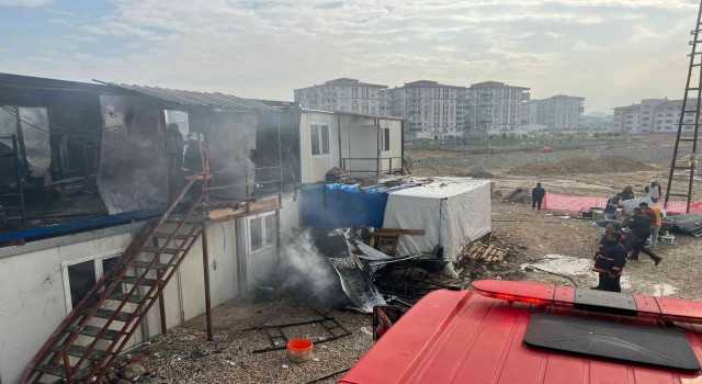 Malatyada şantiyede korkutan yangın