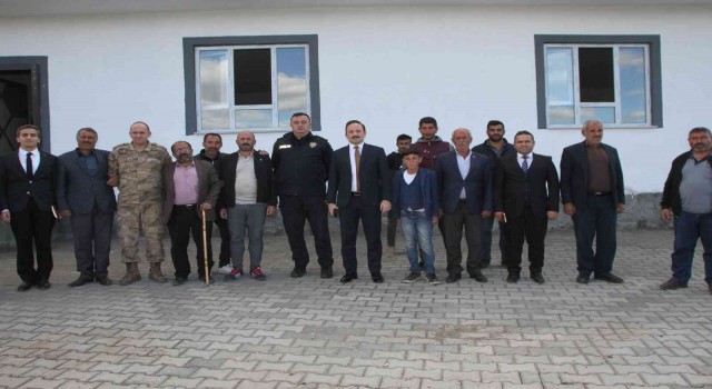 Malazgirt Kaymakamı Bayram köy ziyaretlerini sürüyor