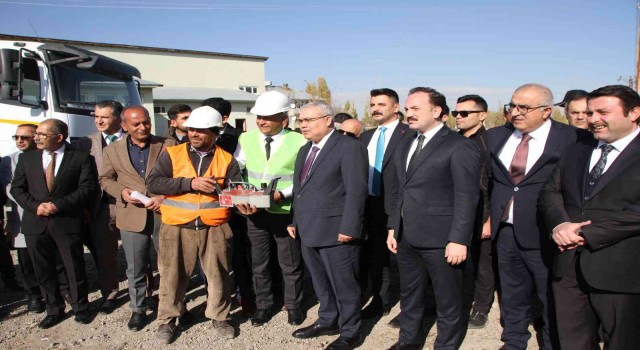 Malazgirtte yapılacak otogarın temeli törenle atıldı