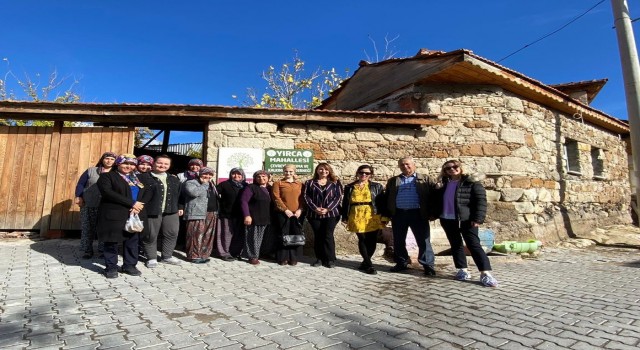 Manisa Büyükşehirin kadına şiddete hayır toplantıları sürüyor