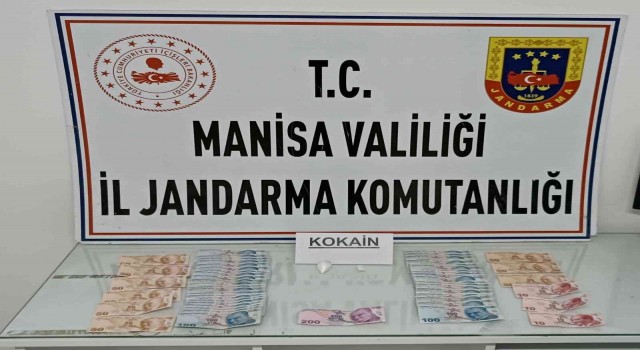 Manisada durdurulan otomobilden kokain çıktı