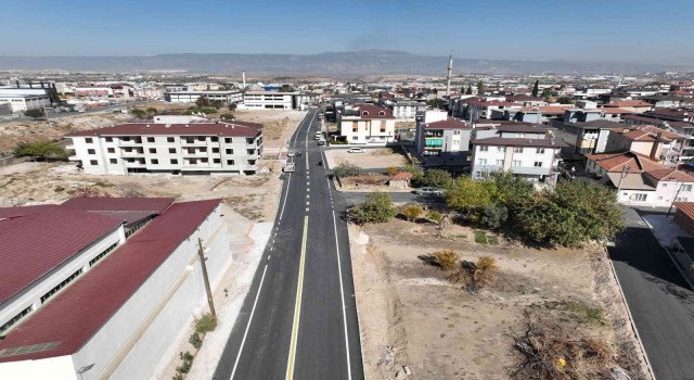 Merkezefendide yenilenen yol ve kaldırımlar ulaşıma açıldı