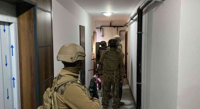Mersinde organize suç örgütlerine şafak operasyonu: 51 gözaltı kararı