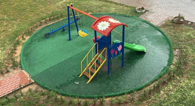 Mersinde sağanakla birlikte dolu etkili oldu