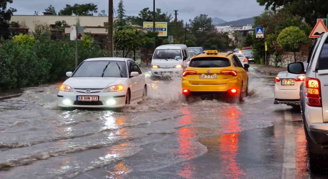 Meteorolojiden Muğlaya kuvvetli sağanak ve fırtına uyarısı