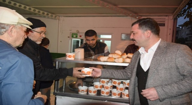 MHPden Gündoğan mahallesinde sabah çorbası