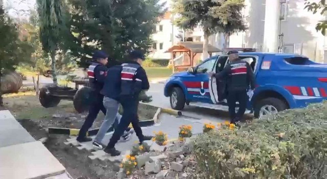 Minibüste uyuşturucuyla yakalanan şahıs tutuklandı