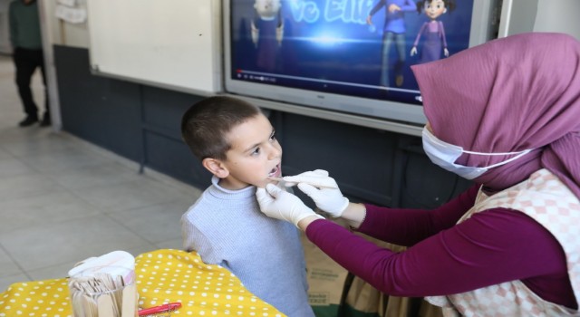 Minikler diş muayenesinden geçirildi