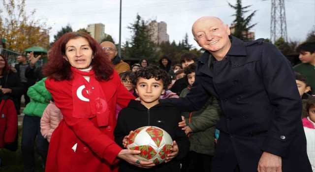 Minikler kilolarca ağırlıkta atık topladı