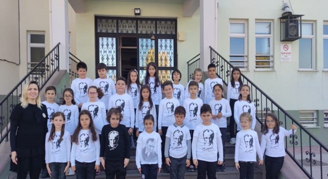 Miniklerden anlamlı gösteri