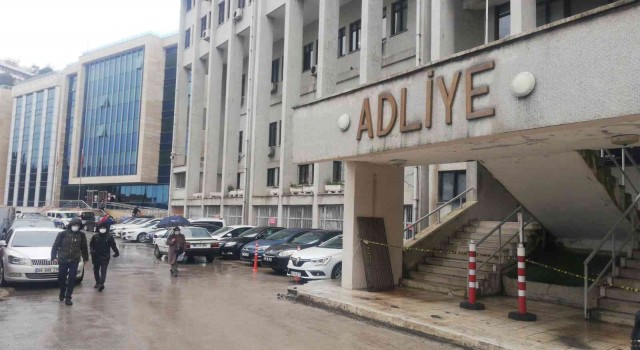 Misafir kavgasında ağabeyi ve yengesini yaralayan sanığa 10 yıl hapis