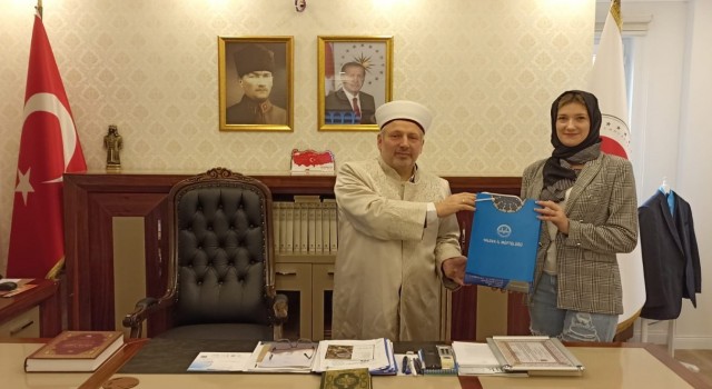Moldovyalı Cristina Müslüman olarak Fatma ismini aldı