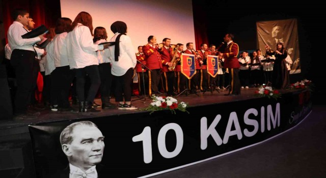 Mustafa Kemal Atatürk Vanda anıldı