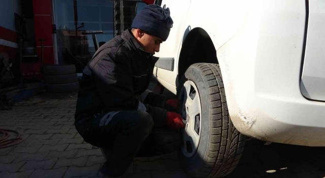 Muştaki oto lastikçilerde “Kış Lastiği” mesaisi