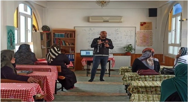 Narkotik polisleri Kuran kursunda uyuşturucu bağımlılığını anlattı