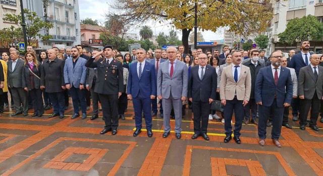 Nazillide Öğretmenler Günü düzenlenen törenle kutlandı