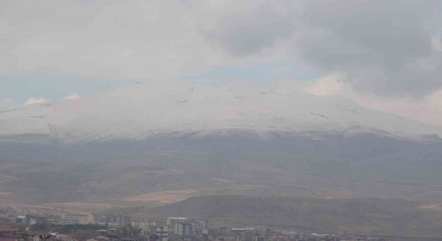 Nemrut Kalderası beyaza büründü