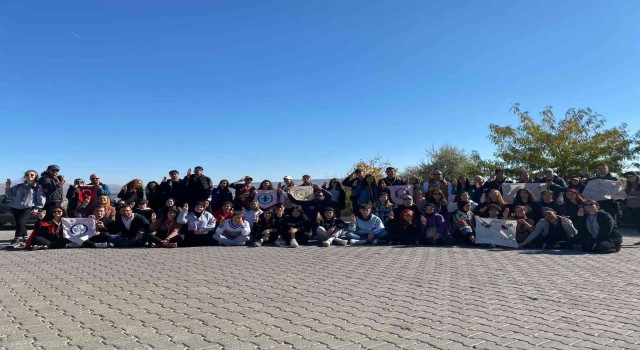 NEVÜ İzci Kulübü öğrencileri Kızılçukur Vadisinde doğa yürüyüşünde