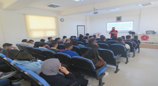 NEVÜ Kozaklı MYOda ‘El Ele Güvenli Geleceğe konulu konferans