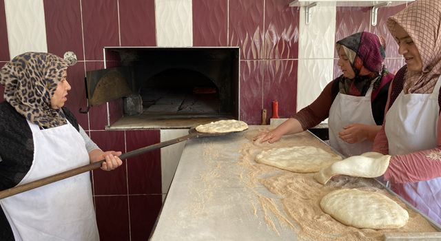 Niğde'nin yöresel köy çöreği büyük ilgi görüyor